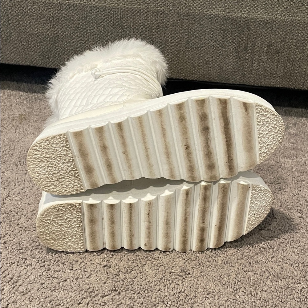 White Quilted Fur Trim Boots - Picture 9 of 10